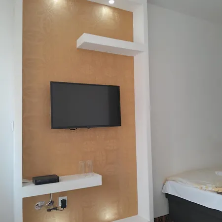 Victoria Hotel 3*
