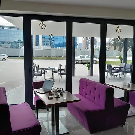Victoria Hotel 3*