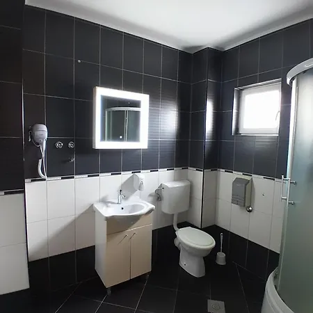 Victoria Hotel Lukavica